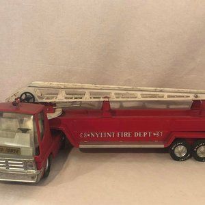 Vintage 1960's Nylint Fire Department 33 Aerial Hook 'N Ladder Metal Red Fire Tr